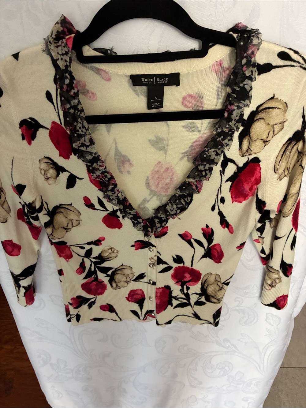 WHBM Women's Floral V-Neck Knit Top